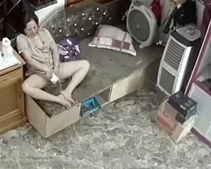 Clip: Gái già hồi xuân, nứng giữa nhà.